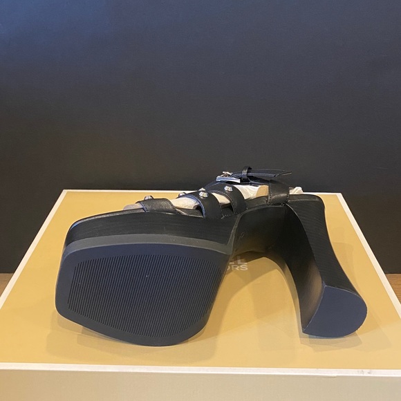 Michael Kors Jagger Platform Black Leather Studded Sandals Shoes Pumps Heels NEW - Picture 7 of 7